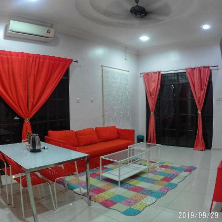Holiday Homestay Dungun Exteriör bild
