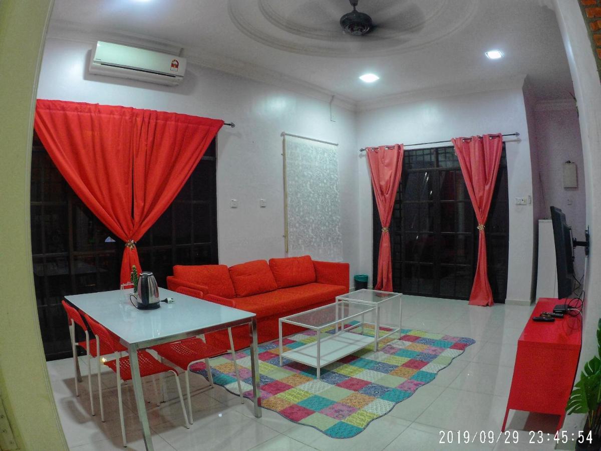 Holiday Homestay Dungun Exteriör bild